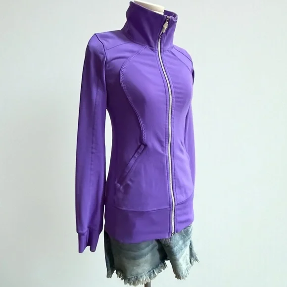 Lululemon Women's Purple Zip Up Fitted Jacket! Size 4! - Picture 3 of 11